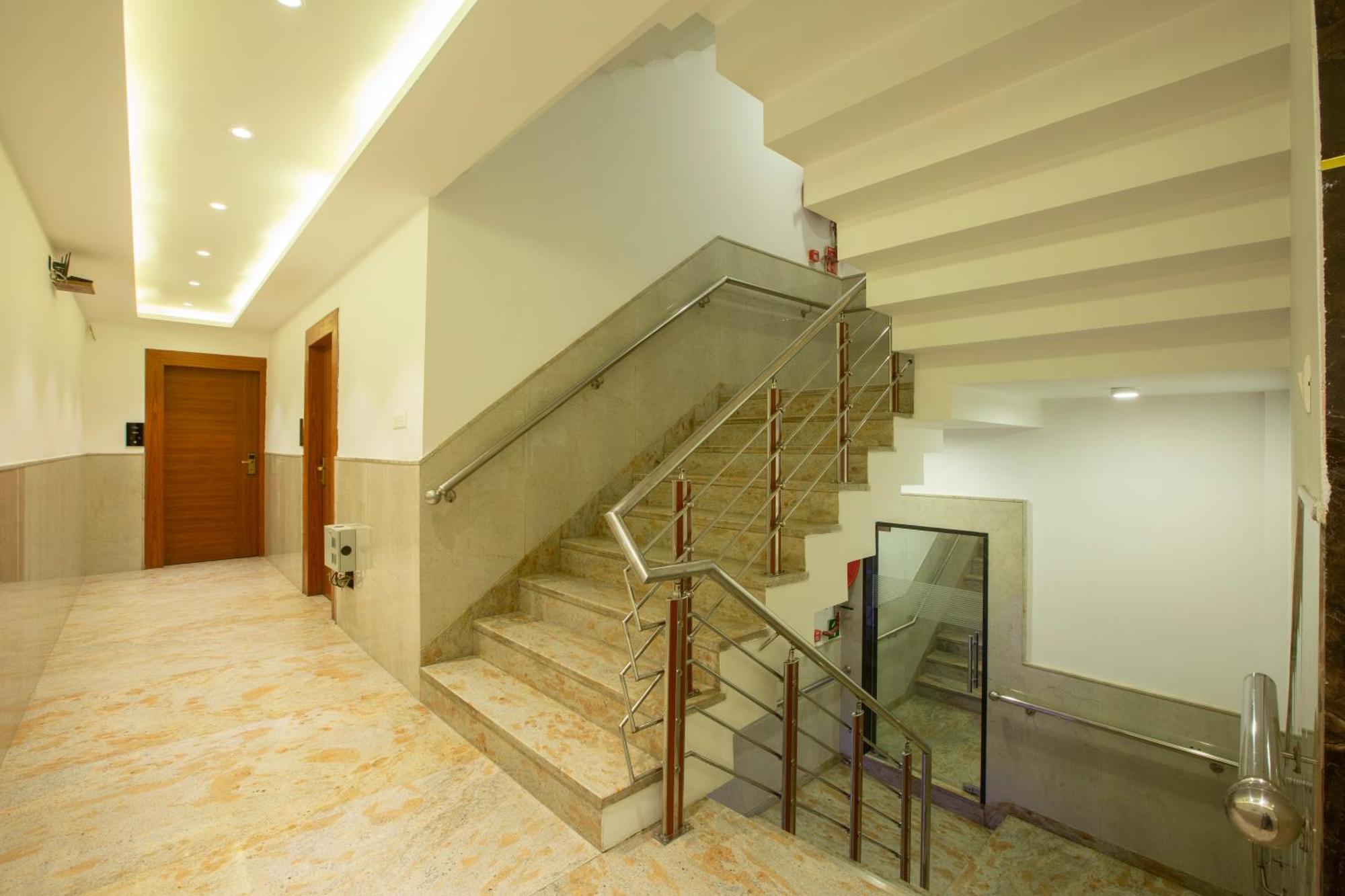 Hotel Arch Suites - Near Aerocity Új-Delhi Kültér fotó