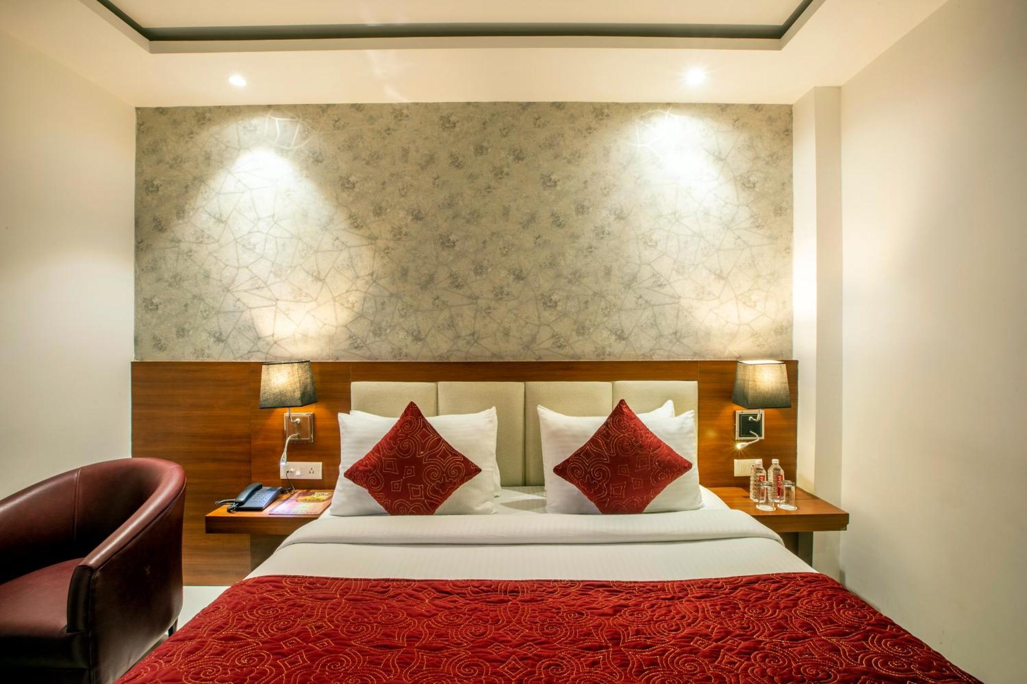 Hotel Arch Suites - Near Aerocity Új-Delhi Kültér fotó