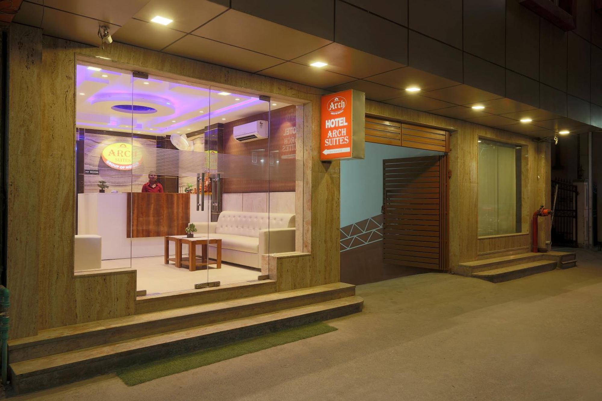 Hotel Arch Suites - Near Aerocity Új-Delhi Kültér fotó