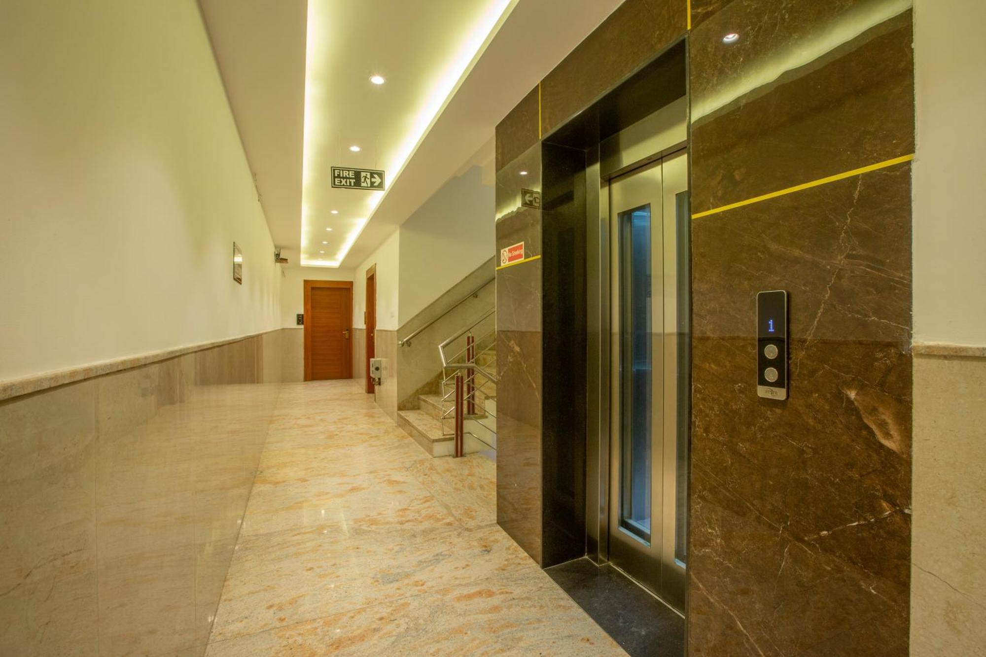 Hotel Arch Suites - Near Aerocity Új-Delhi Kültér fotó